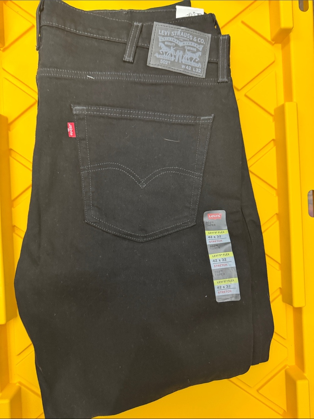 Levi's Men's 502 taper stretch Black Jeans 42X 32